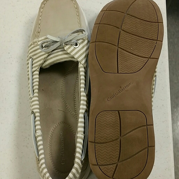 slightly used boat shoes