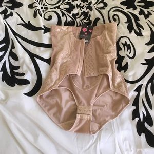 NWT Sweet cherry shapewear