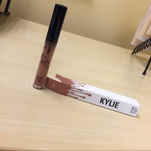 KYLIE JENNER LITERALLY LIPGLOSS