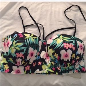 🌼🌺Floral Print Bikini Top🌻🌸