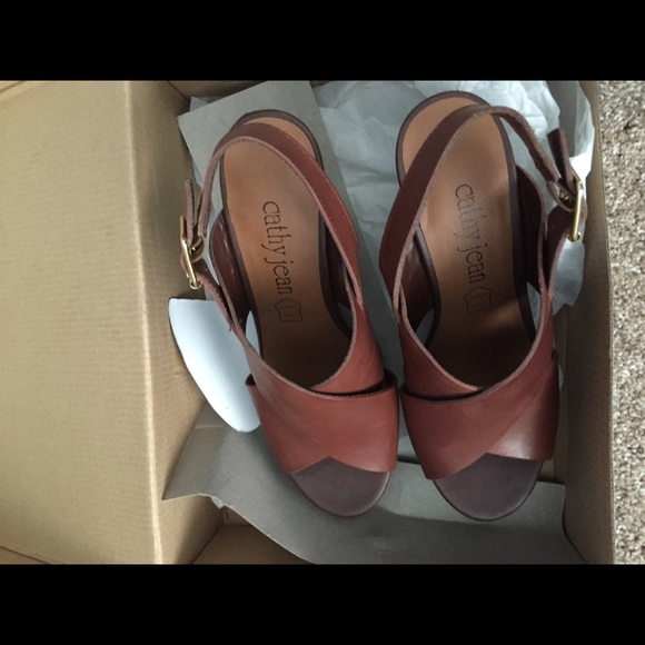 Super cute Cathy Jean wedges in cognac color.