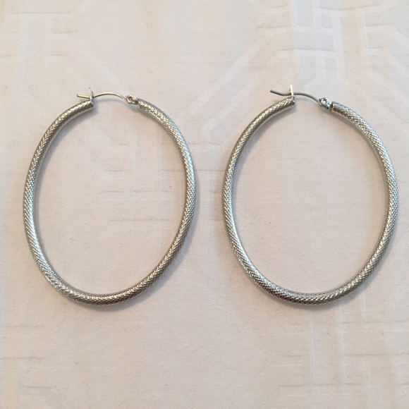 SALE! ✨ NY&C Silver Hoop Earrings
