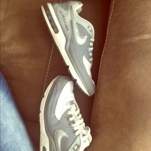Nike Air Max! Men's size 8!!