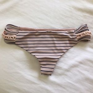 Acacia cape cod pikake