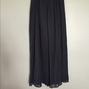LC Lauren Conrad pleated maxi skirt