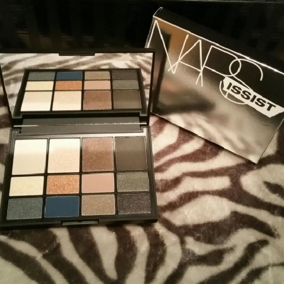 SOLD NARS Issist Eyeshadow Palette Limited ED - Picture 2 of 4
