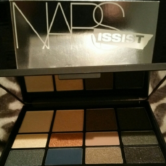 SOLD NARS Issist Eyeshadow Palette Limited ED - Picture 3 of 4