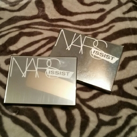 SOLD NARS Issist Eyeshadow Palette Limited ED - Picture 4 of 4