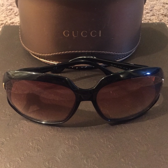 💯 Authentic Black Gucci Sunglasses