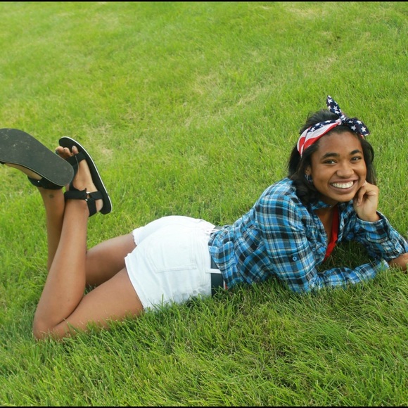 Meet your Posher, Kayla - Picture 1 of 1