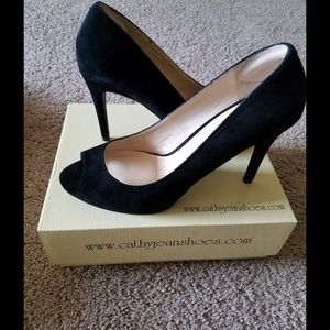 Cathy Jean Peep Toe Pumps Size 8.5