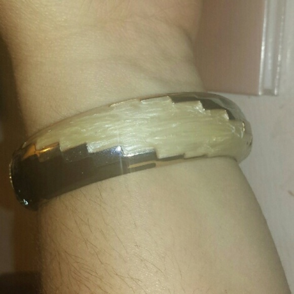 Cute black and cream bracelet - Picture 2 of 2
