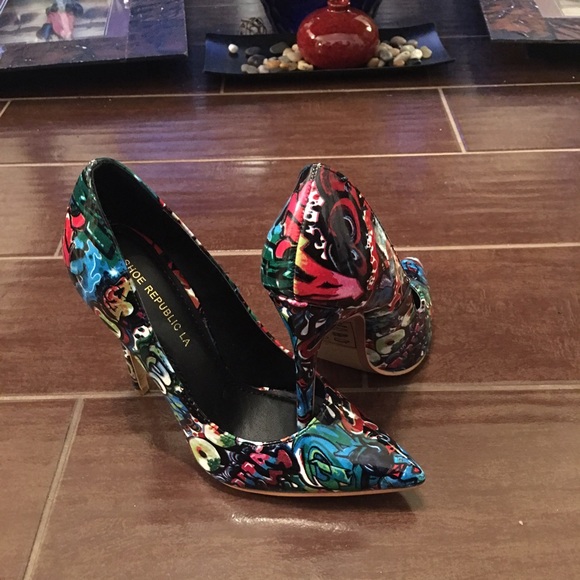 ❌SOLD❌Graffiti Heels - Picture 2 of 3
