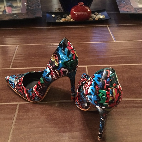 ❌SOLD❌Graffiti Heels - Picture 3 of 3