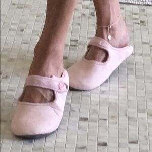 Fab "girlie" pink ballet slippers!!!