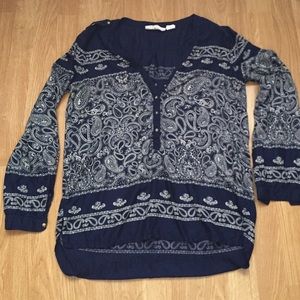 Long sleeve paisley patterned top