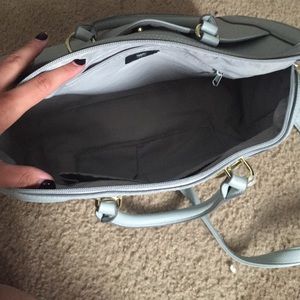 Additional photos of the purse