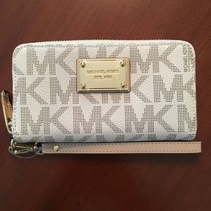 Michael Kors Authentic Wristlet