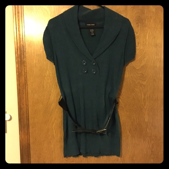 Sweaters - Green belted short sleeve sweater