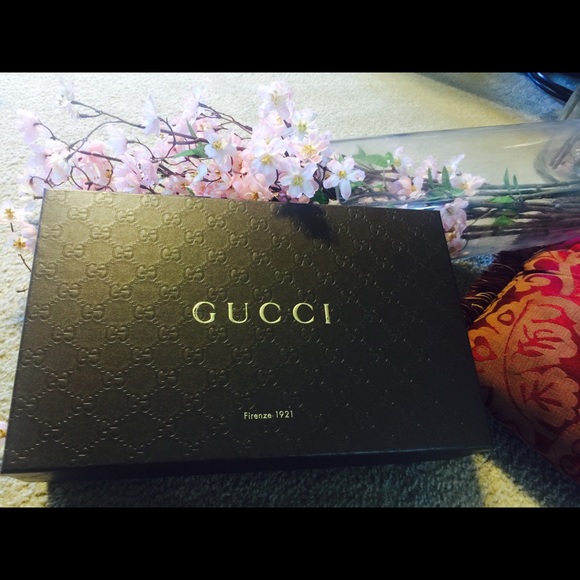 Gucci box ,  bag and tissue paper