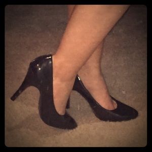 Black Patent Pumps!