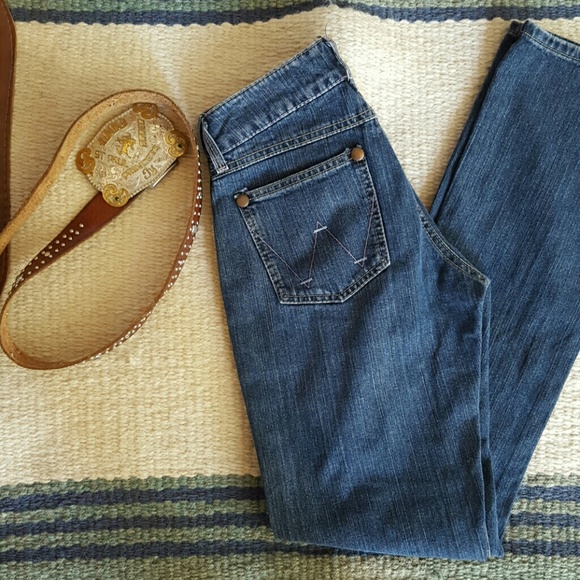 🚫SOLD🚫 Wrangler jeans boot cut size 3 / 4