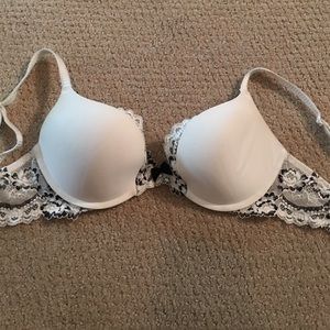 VS 32DD Lined Plunge Bra