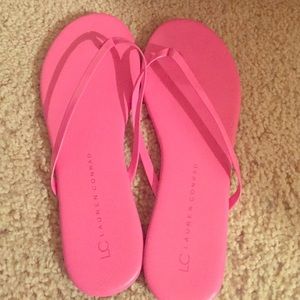 Lauren Conrad pink flip flops 👡