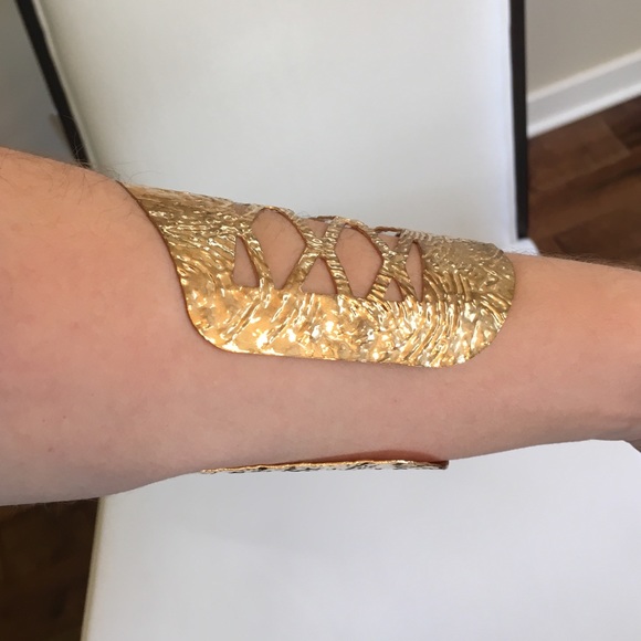 Gold Color Cuff. - Picture 2 of 4