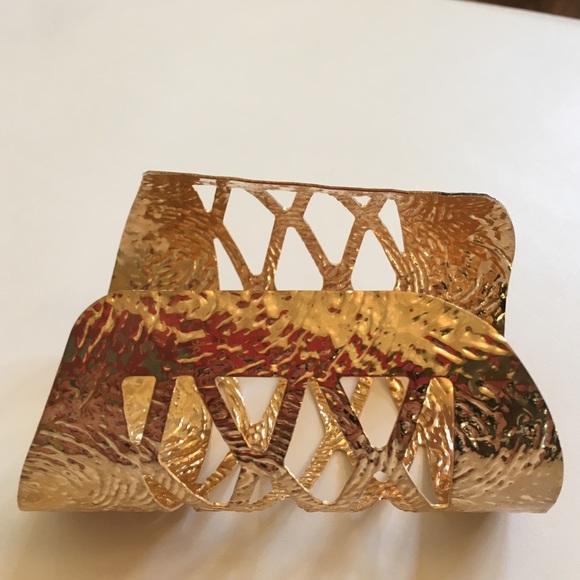 Gold Color Cuff. - Picture 4 of 4
