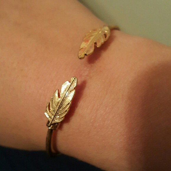 Feather bangle