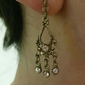 Clip-on gold, sparkly earrings
