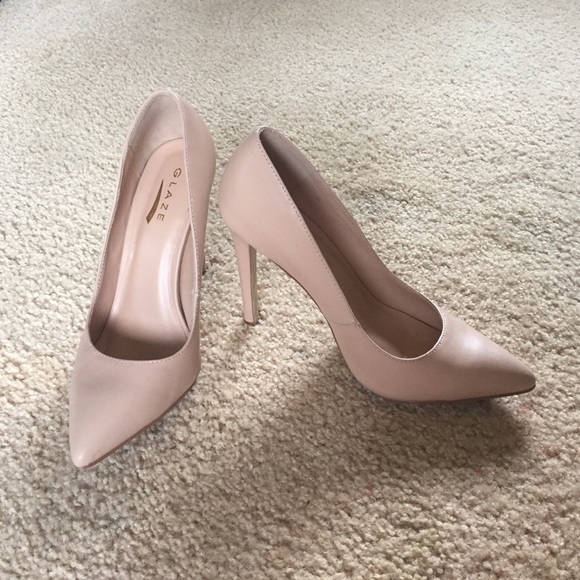 Classic Nude Pumps