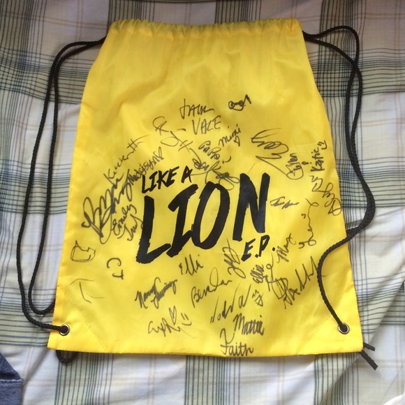 Like a Lion EP bag YouTubers signed!