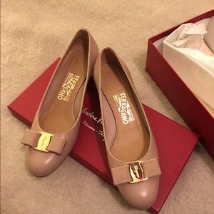 Salvatore Ferragamo Vara Heels in Nude