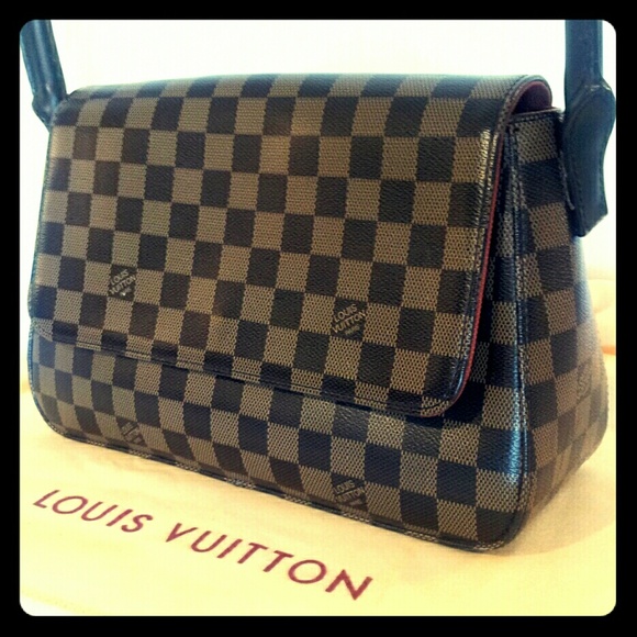 Louis Vuitton purse