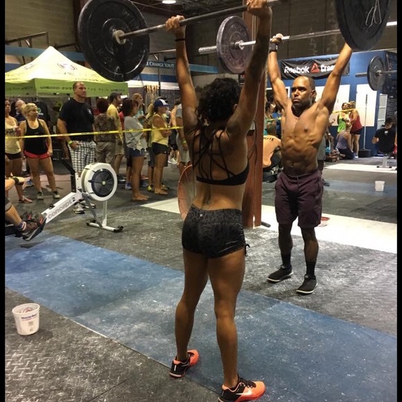 Meet your Posher, Laurin💕🏋🏽 - Picture 2 of 4