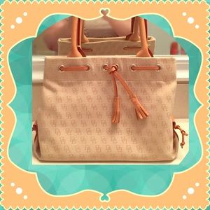 💥Moving Sale💥Dooney & Bourke Hand Bag