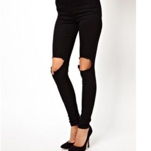Black J brand skinny jeans (hole in knees)