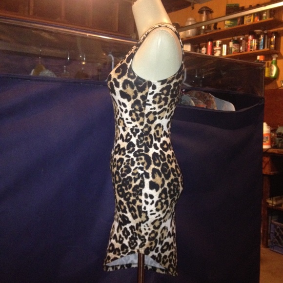 WINDSOR cheetah print mini dress NWOT - Picture 3 of 4