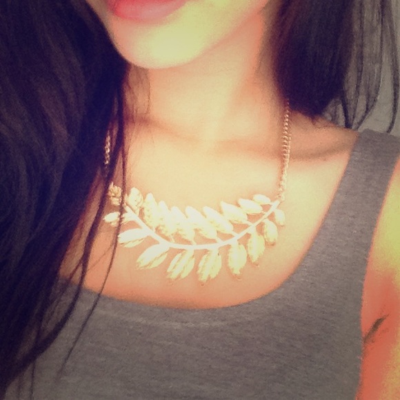 Leaf necklace