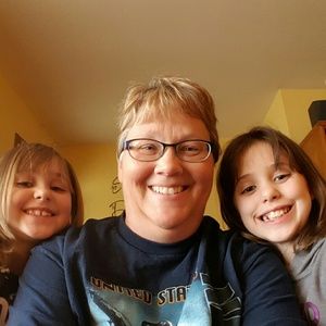 Meet your Posher, Leslie