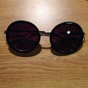 Round sunglasses