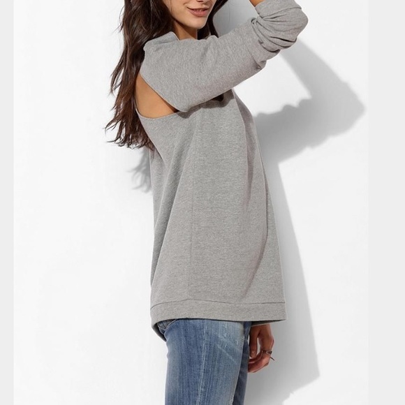 Urban Outfitters cut out sweater - Picture 2 of 4