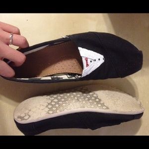 Custom made TOMS! Lightly worn! But great price!