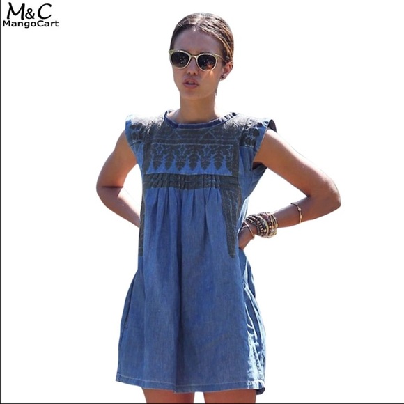 Dresses & Skirts - 🆕Cute Jean dress with pockets💙