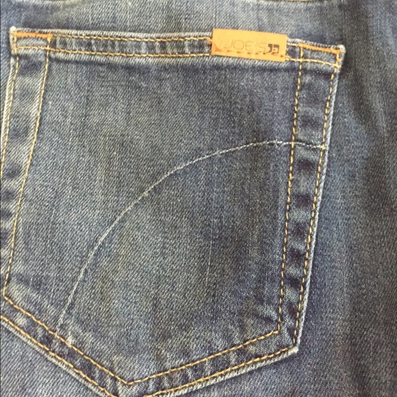 Joe's Jeans. Easy Fit Cropped.