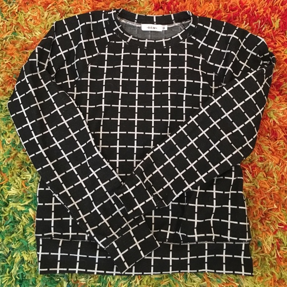 BLACK & WHITE TUMBLR AESTHETIC SWEATSHIRT