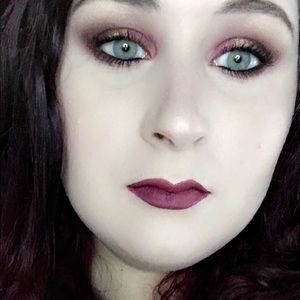 Meet your Posher, Alicia