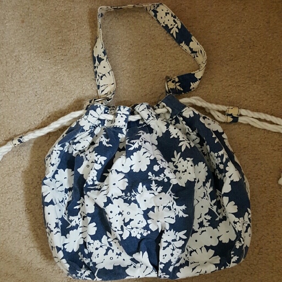 Blue floral drawstring bag